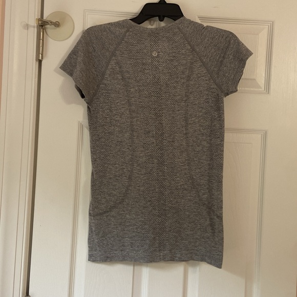 Lululemom Swiftly Tech - Picture 2 of 4